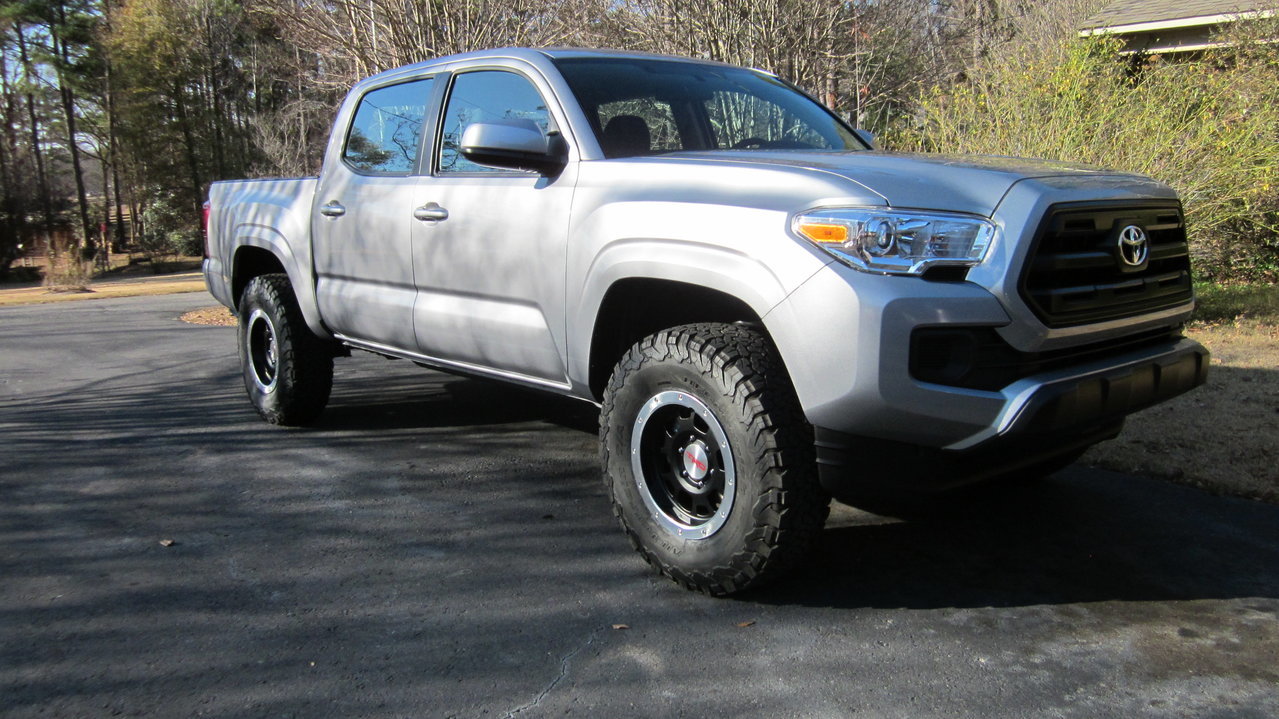 New tires 003.jpg