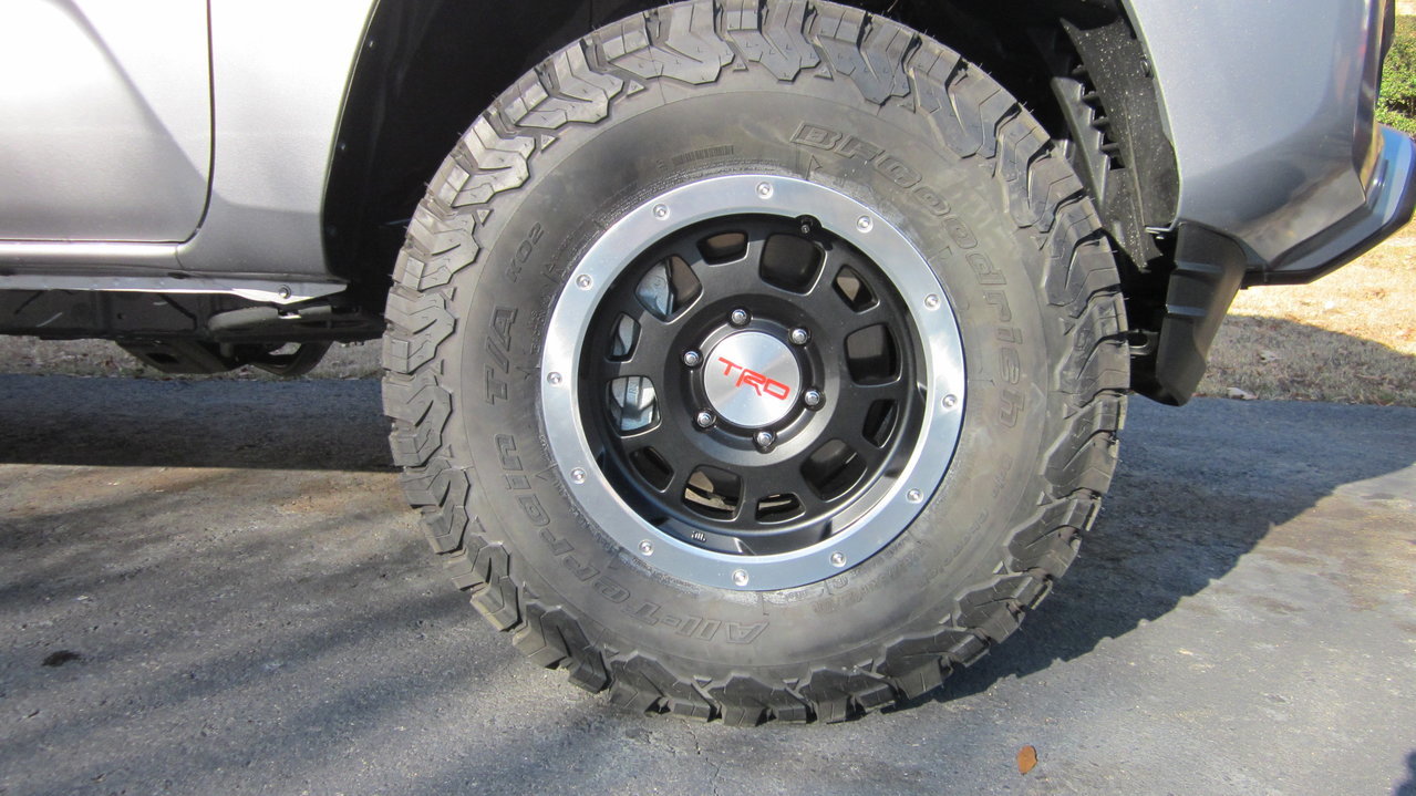 New tires 004.jpg