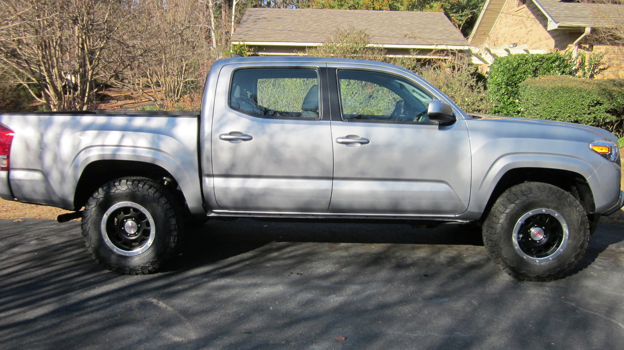 New tires 006.jpg