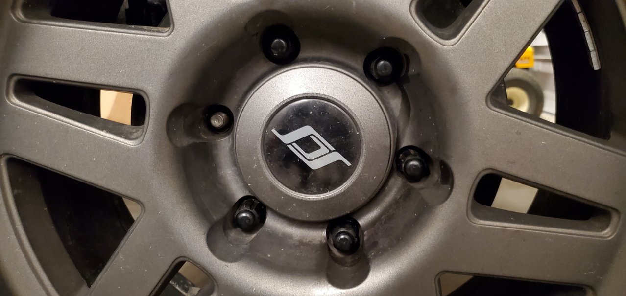 new wheel stud.jpg