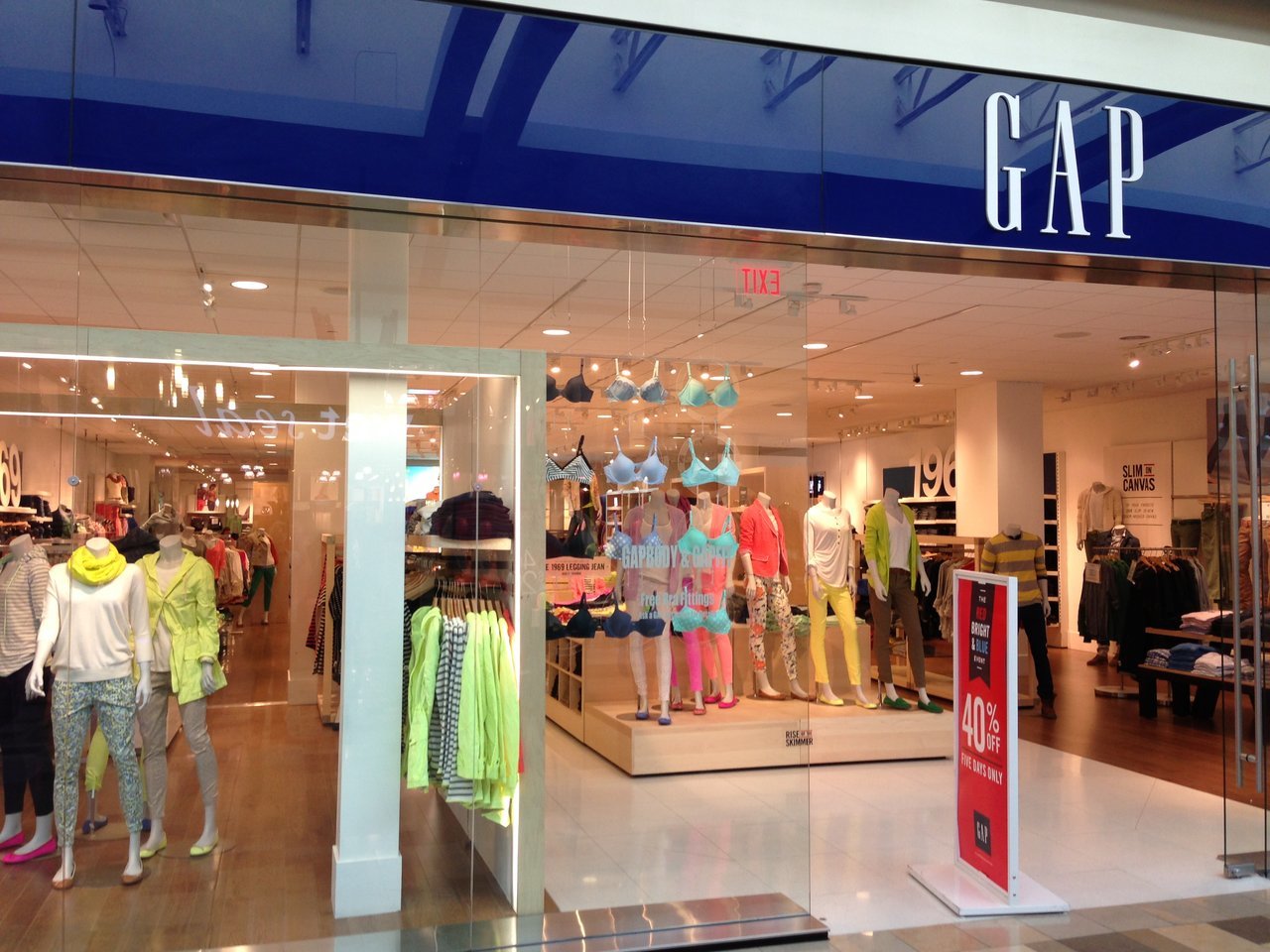 New_Gap_Store.jpg