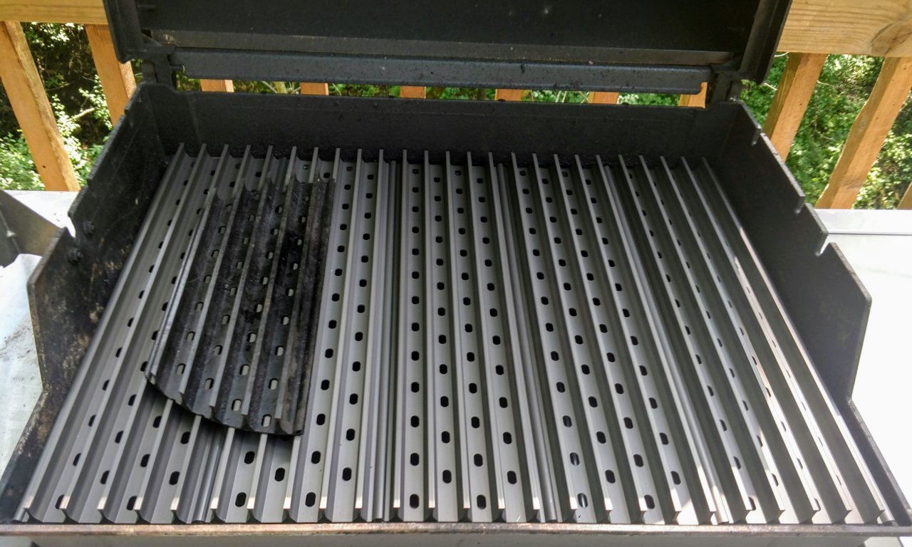 NewGrillGratesWeber.jpg