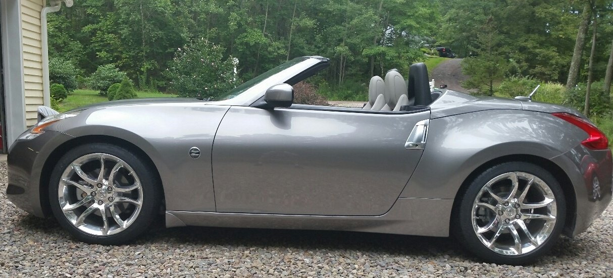 NISSAN370Z.jpg