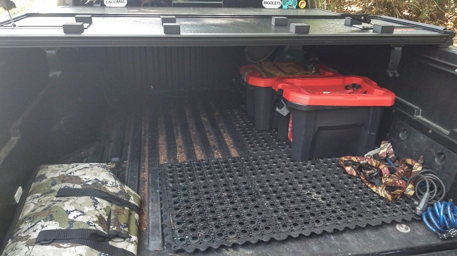 NonSkid Mat Storage Bins VEVOR Tonneau.jpg