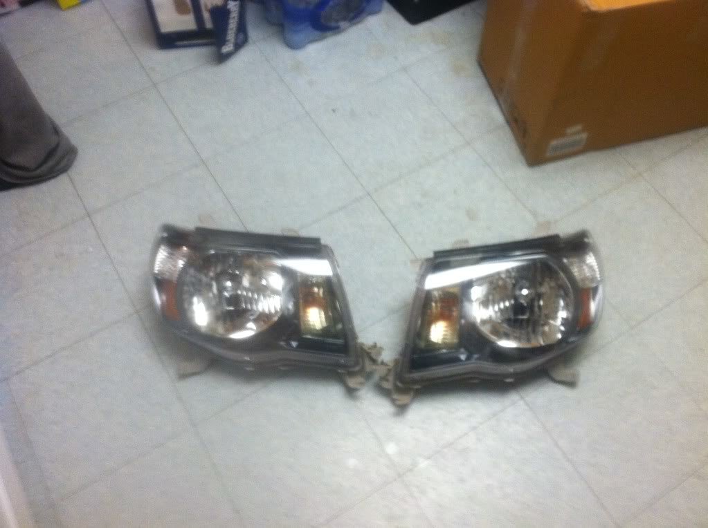oemheadlights001_b2cb7a70f1b1875688f2dd4c7e648325ab142a08.jpg