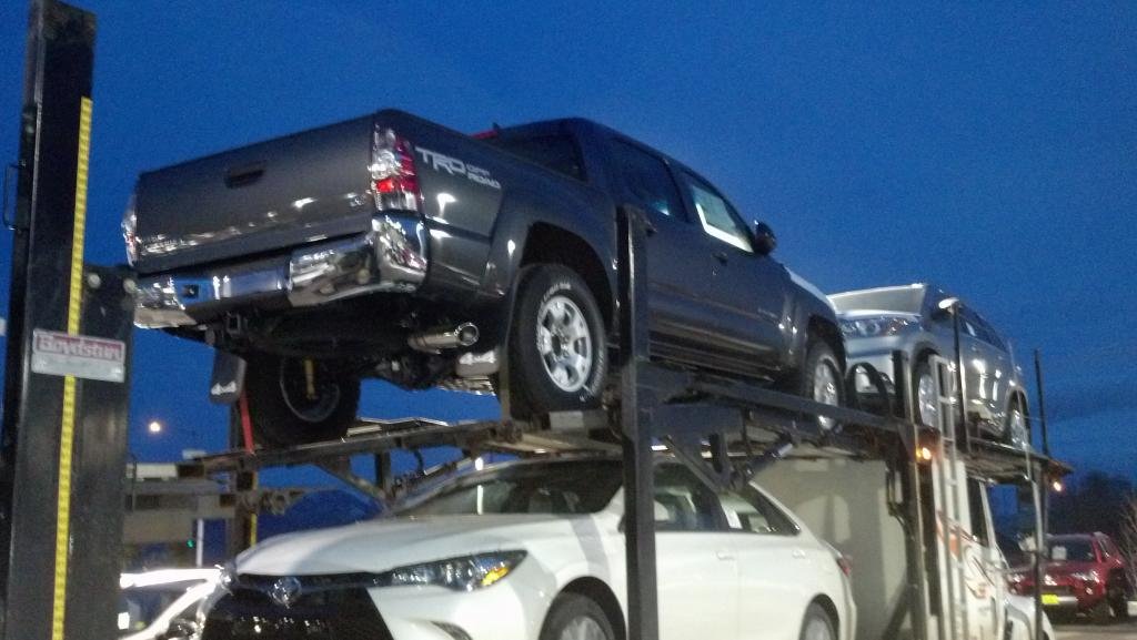 OFFTRUCK_dad4a817196114979538a44e68b0f6c48b09de2e.jpg