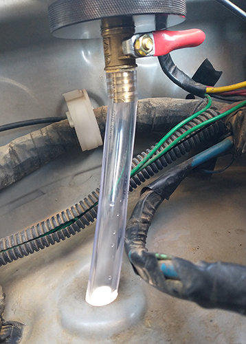 OilCanDrainValve.jpg