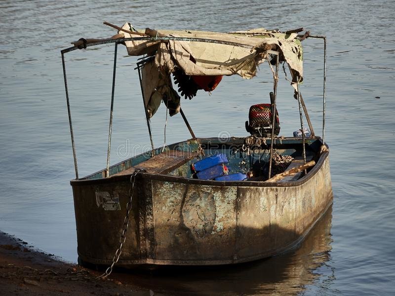 old-worn-out-boat-gambia-river-148453569.jpg