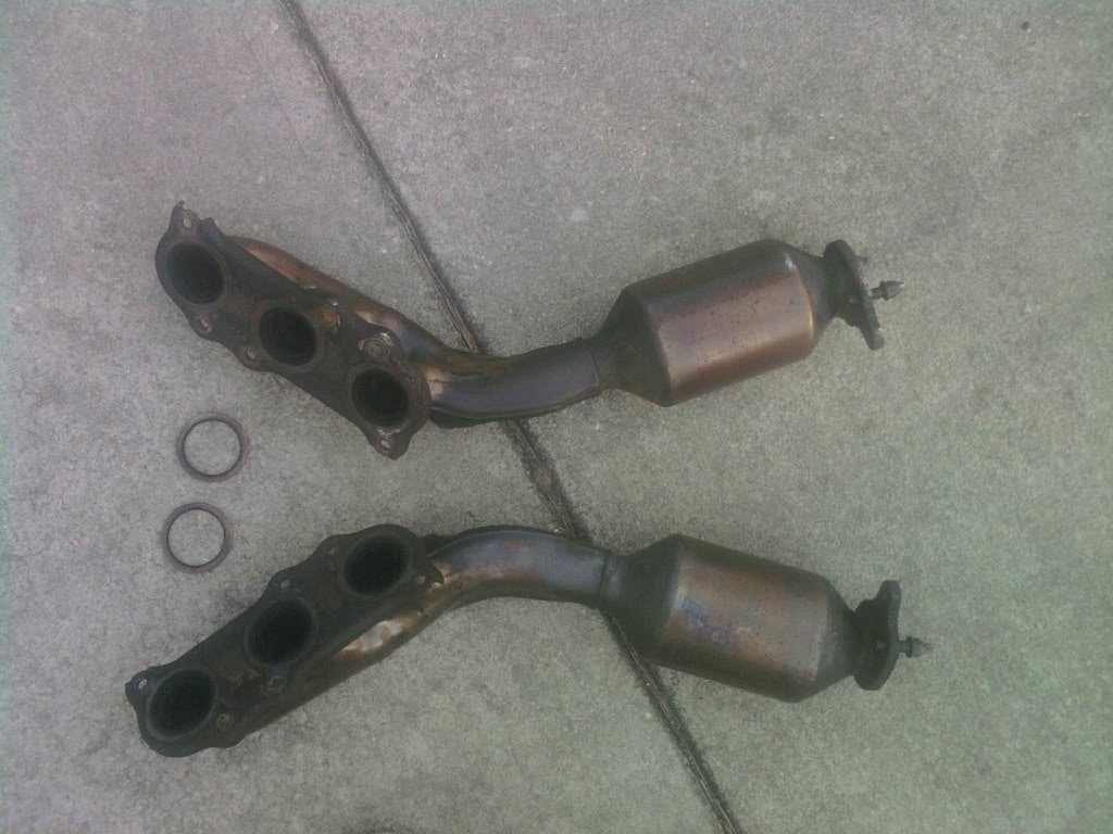 Old_manifold_8deb6f092b8485a305f71d58d794eef7a846575d.jpg