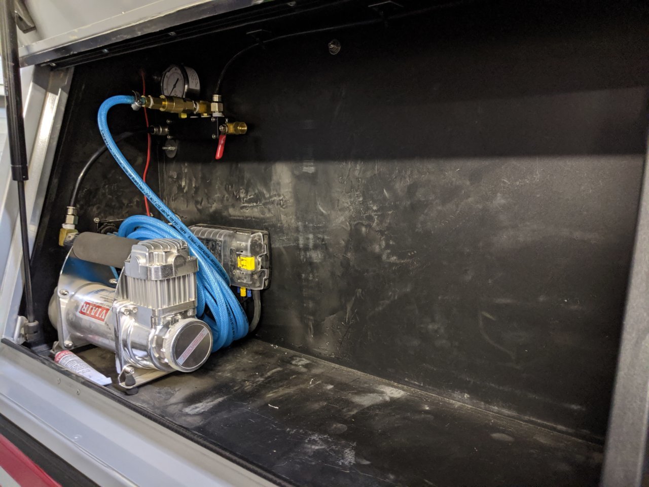 Onboard air and power distribution in passenger cubie.jpg