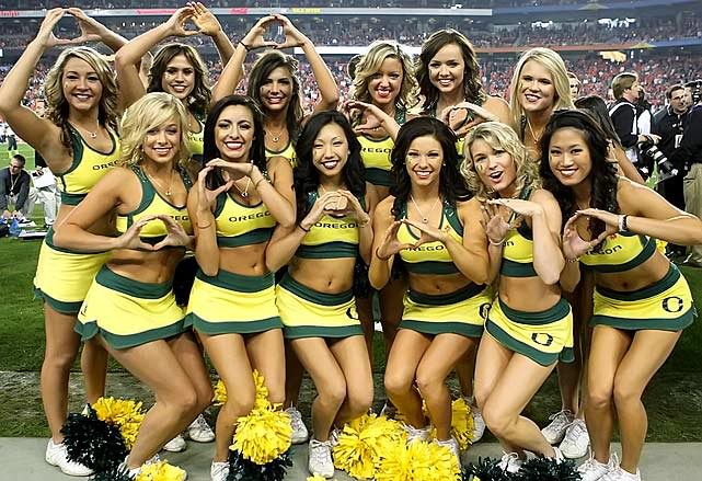 oregon-cheerleaders-2_62dddad18ec469f355fb2d9e62946c1300cf951c.jpg