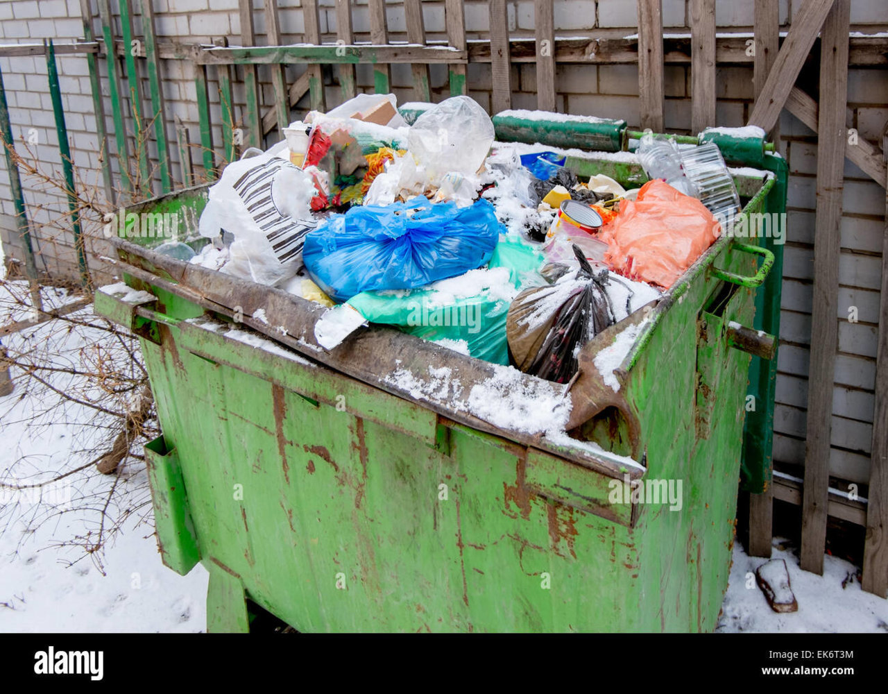 overfilled-trash-dumpster-from-above-view-EK6T3M.jpg
