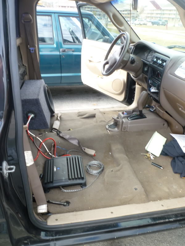 Toyota tacoma single store cab sub box