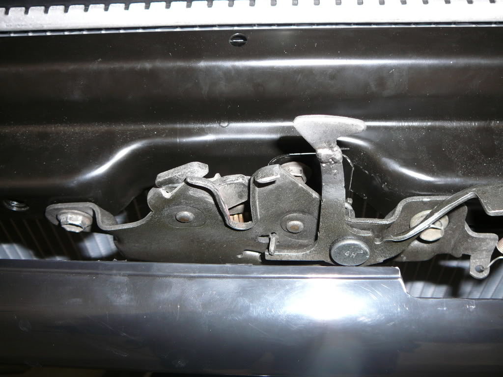 2001 Toyota Tacoma Hood Latch