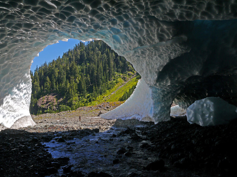P1380977inside-cave.jpg