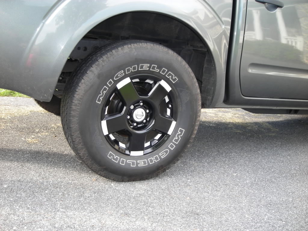 paintedwheelsontruck006_223248f3d5be16f1e865d3a91d72adccaa19c267.jpg