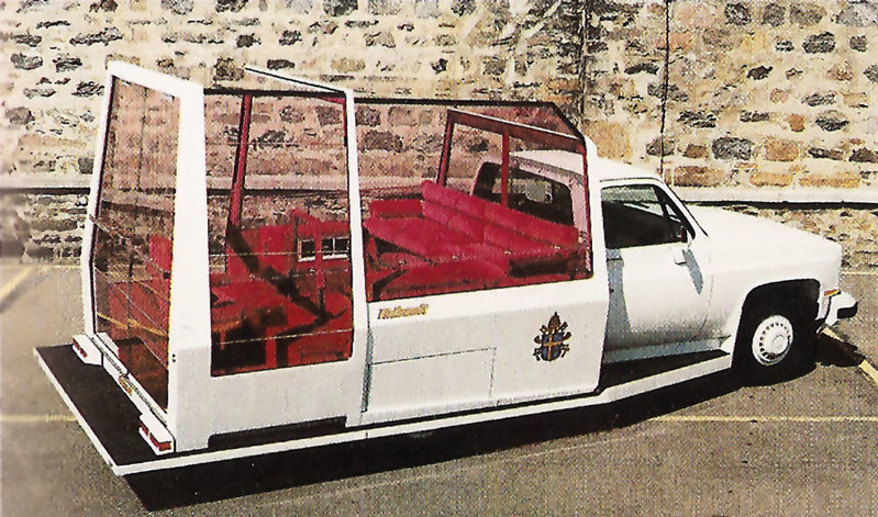 papamobile-arcade-latour.jpg
