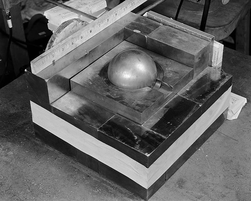 Partially-reflected-plutonium-sphere.jpg