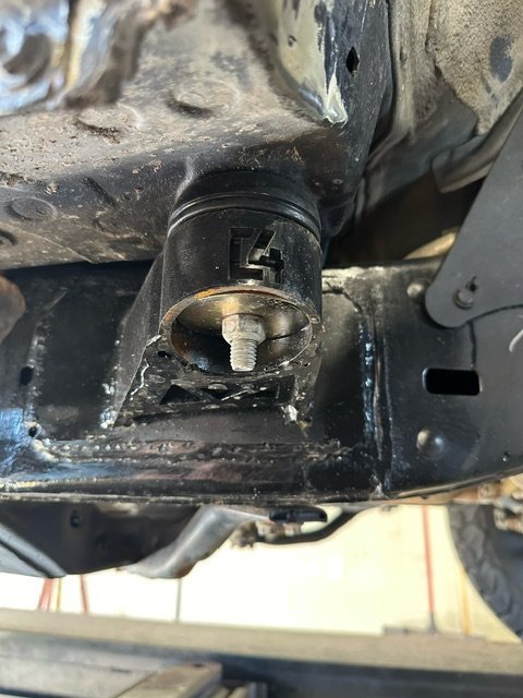 Passenger Front Cab Mount.jpg