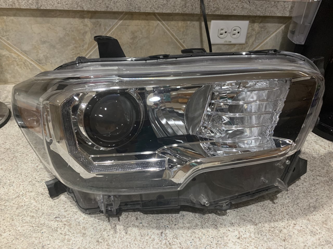 Passenger Headlight.jpg