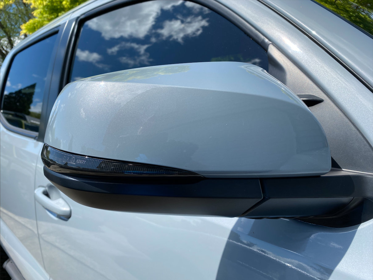 passenger mirror turn 01.jpg