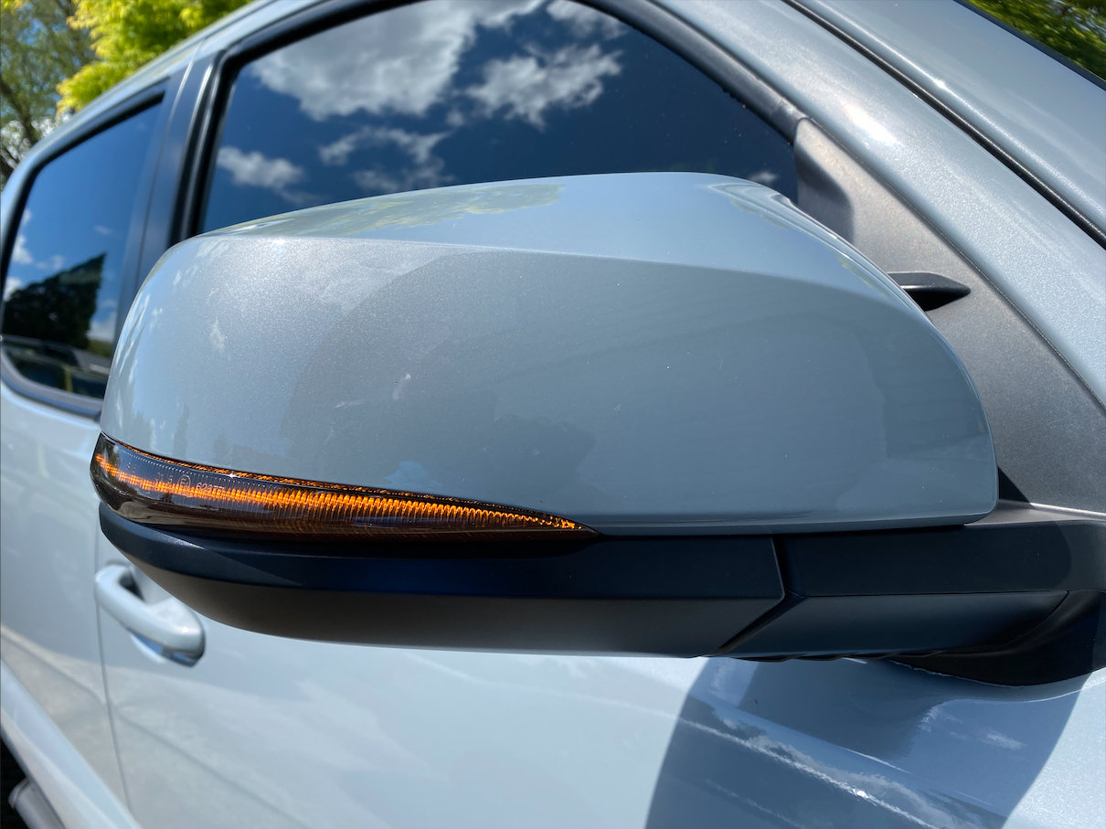 passenger mirror turn 02.jpg