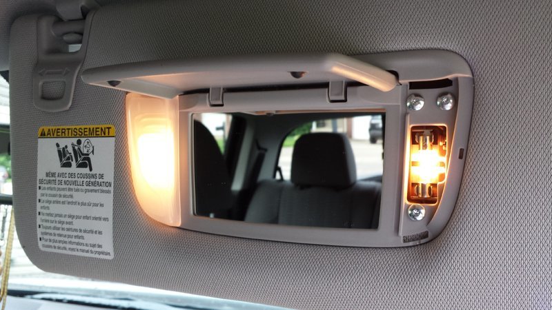 Passenger_vanity_mirror_lights_stock.jpg