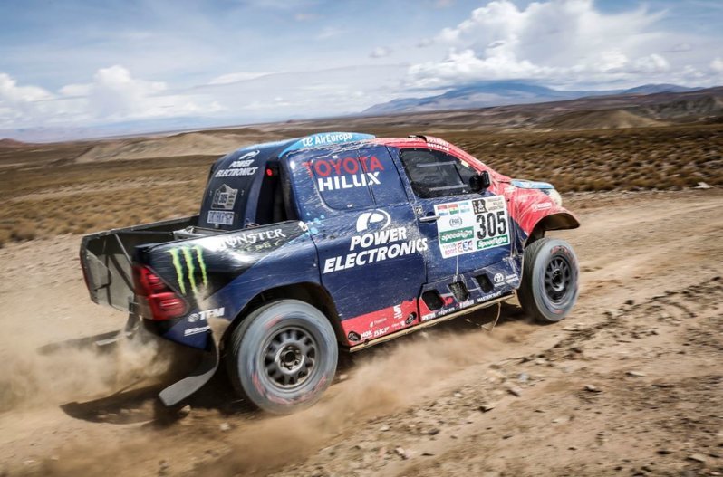 PE Hilux 2.jpg