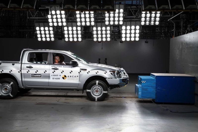 PHOTO-Ford-Ranger-2011-with-ARB-bullbar-D-copy_mid.jpg