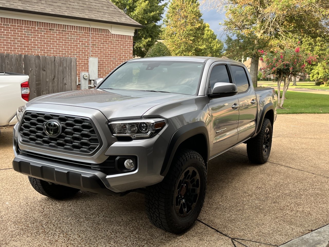 265/70/18 TRD Off-Road 1