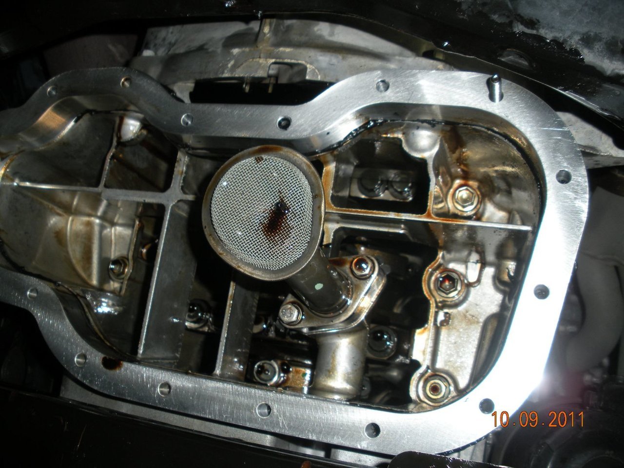 Pic_13_-_removing_bolts_afeef1b46a538e27f72e36daea379c9dcf94bded.jpg