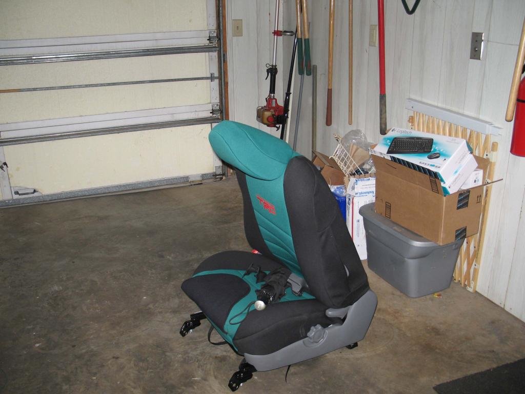 Picture3-RemovingtheSeats_ac620291d29029dfb769638c775a847799c7c53e.jpg