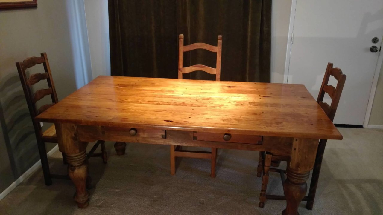 Pine table 3.jpg