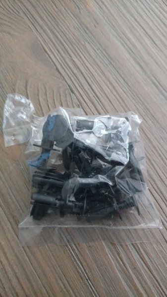 pins1.jpg