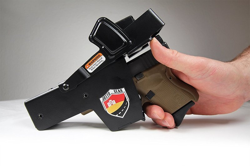 pistol%20lock%202_zpsztwwrhxi_2cf01eb64e5336052386e29b73b7605ccb3288ad.jpg