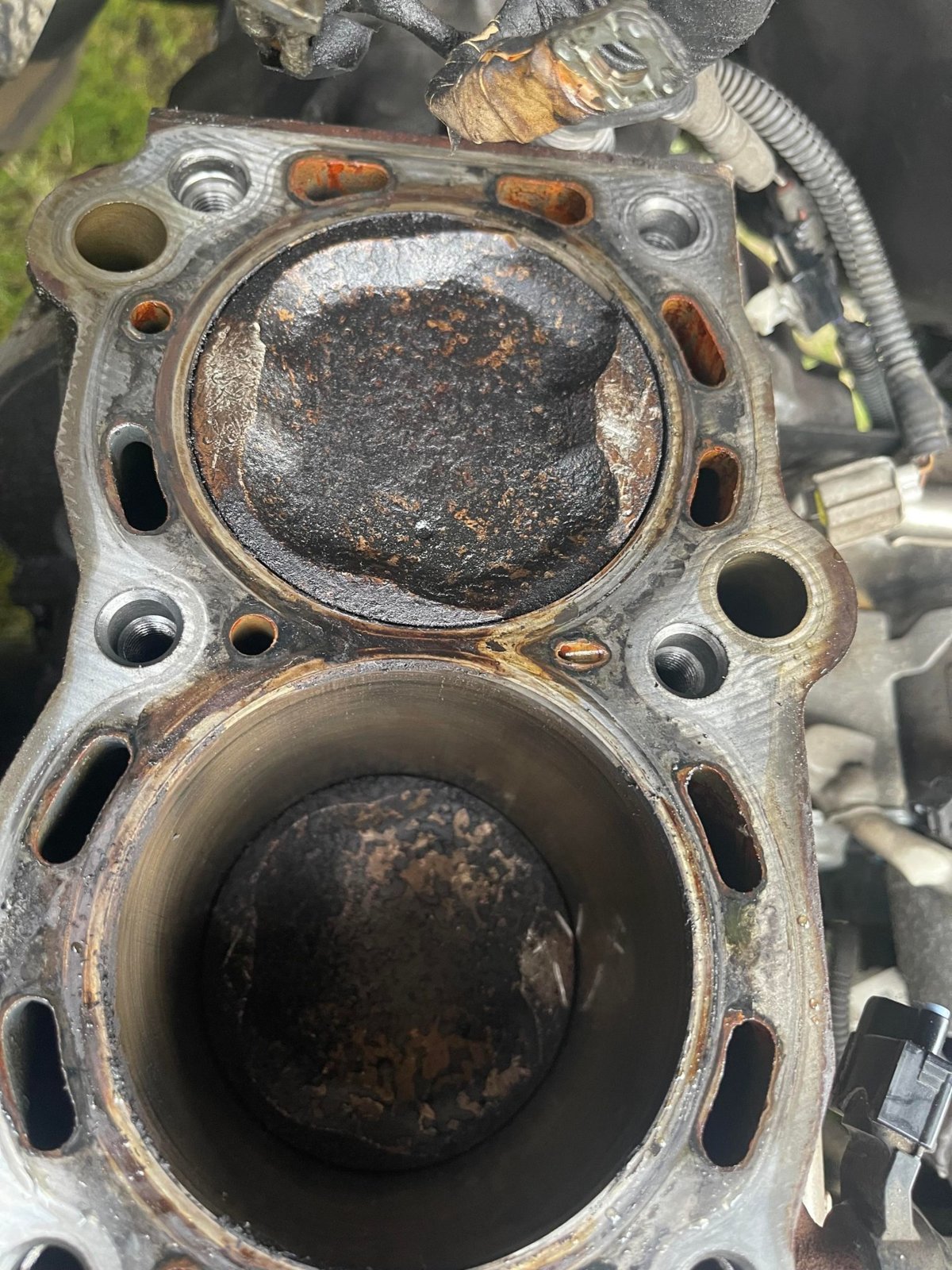 Pistons 3 and 4.jpg