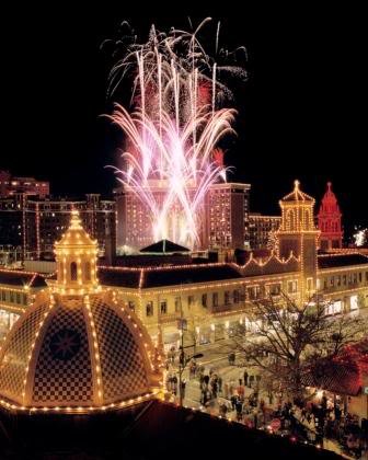 Plaza20Lighting_322d99e19db5287f24f5159faf63e5035670cf8c.jpg