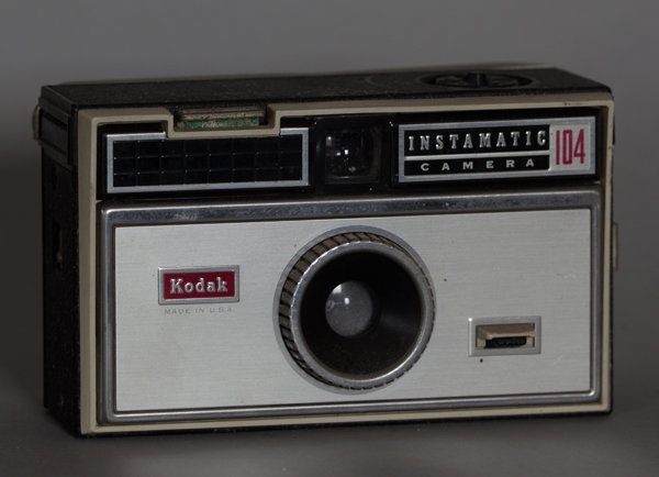 PM_110139_E_Antique_Photo_camera.jpg
