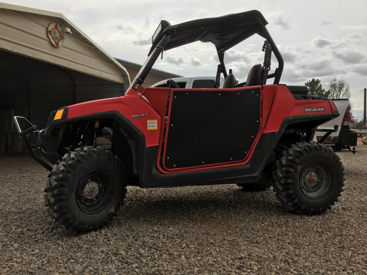 POLARIS RZR LIFT AND NEW TIRES.jpg