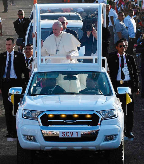 Pope_mobilie.jpg