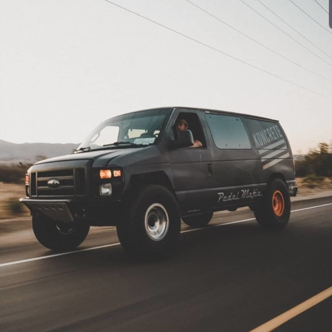 prerunner_vans___B2ZTAEBBsfd___.jpg