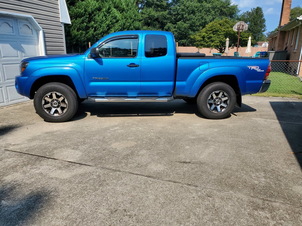 profile on 3rd gen struts.jpg