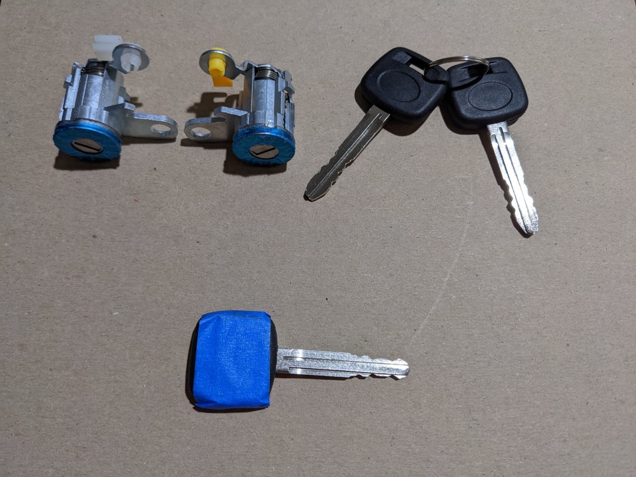 Push Button Cylinder with Keys, Key Required to Lock, Key Code #5