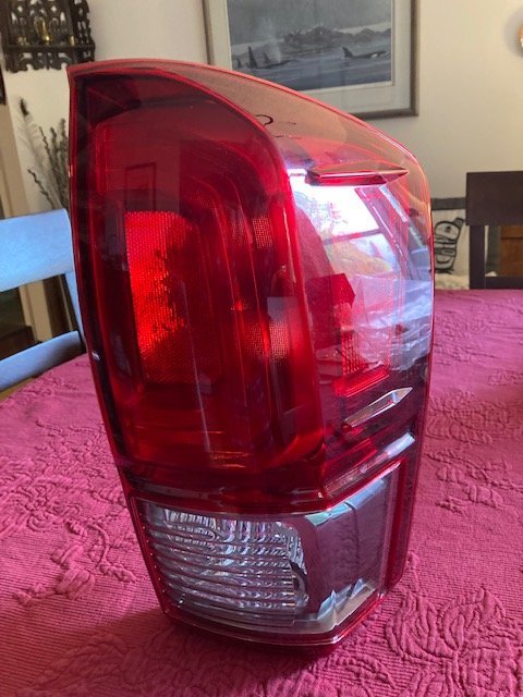 r taillight lens.jpg