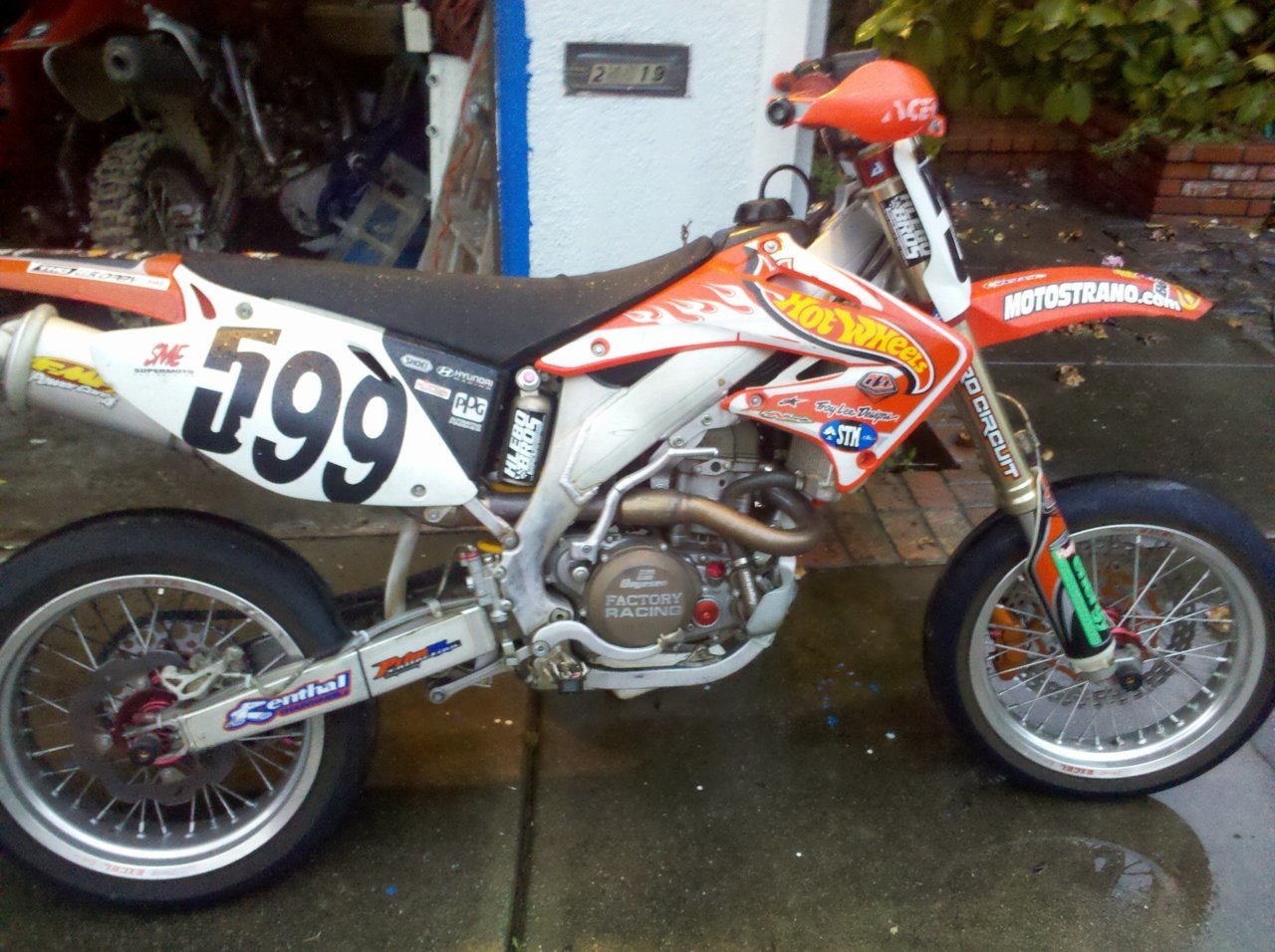 racebike1.jpg