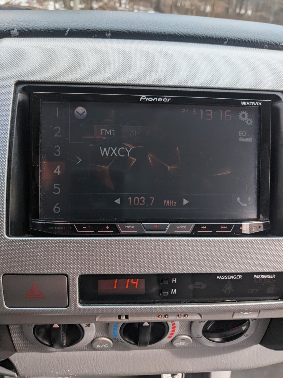 radio 2.jpg