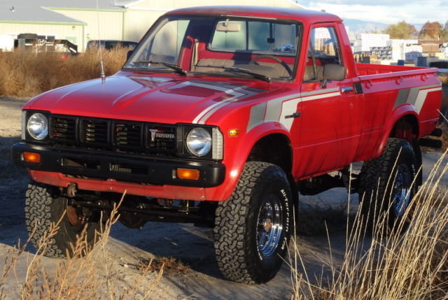 rare-1981-toyota-pickup-hilux-4x4-1-owner-2.jpg