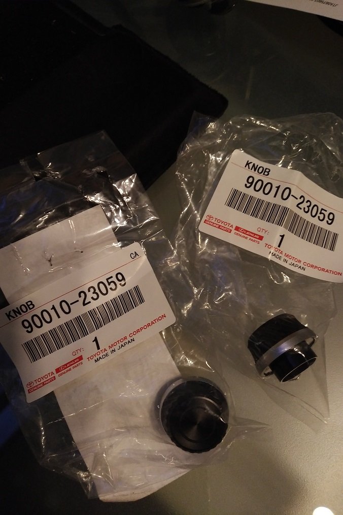 RAV4 radio knobs.jpg