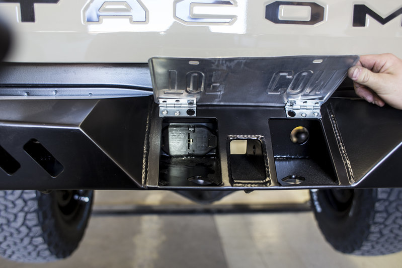 rear bumper licenseplate plug 2.jpg