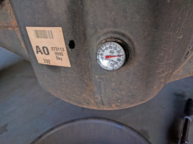 rear differential temp after 30min on the 210.jpg